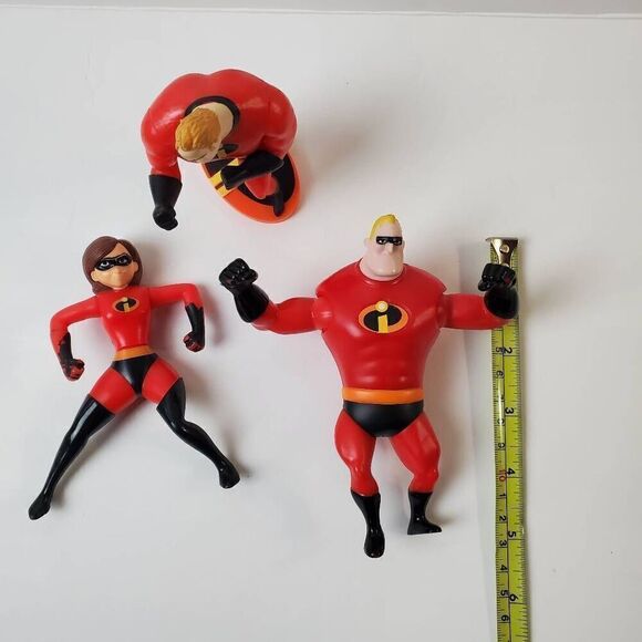 Mrs. Incredible Mr. INCREDIBLE ACTION Figure McDonald's Toy Bundle lot - Picture 4 of 5